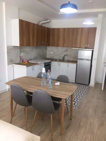 Tirane, jepet me qera apartament 2+1+BLK Kati 4, 75 m² 480 Euro (Kopshti Zoologjik)