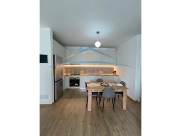 Tirane, jepet me qera apartament 2+1+BLK Kati 3, 87 m² 850 Euro (Liqeni i That)