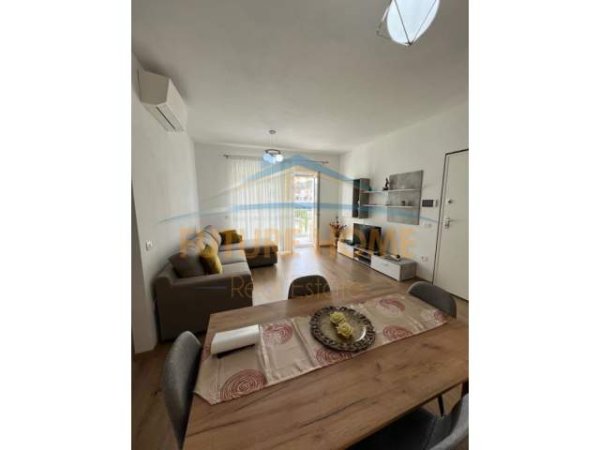 Tirane, jepet me qera apartament 2+1+BLK Kati 3, 87 m² 850 Euro (Liqeni i That)