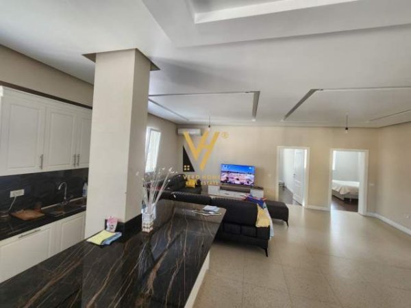Tirane, jepet me qera apartament 2+1 Kati 3, 150 m² 600 Euro (qytet studenti)