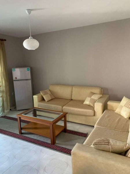 Tirane, jepet me qera apartament 1+1+BLK Kati 4, 86 m² 400 Euro (Rruga Ferit Xhajko)