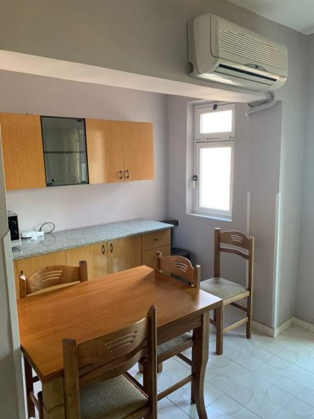Tirane, jepet me qera apartament 1+1+BLK Kati 4, 86 m² 400 Euro (Rruga Ferit Xhajko)
