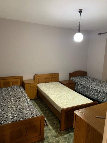 Tirane, jepet me qera apartament 1+1+BLK Kati 4, 86 m² 400 Euro (Rruga Ferit Xhajko)