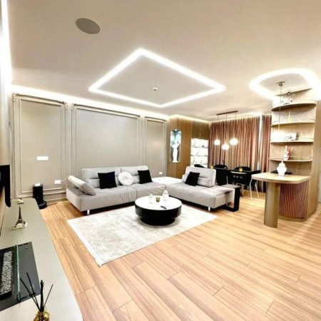 Tirane, shes apartament 3+1 135 m² 350.000 Euro (RRUGA KAVAJES, POLICIA BASHKIAKE)