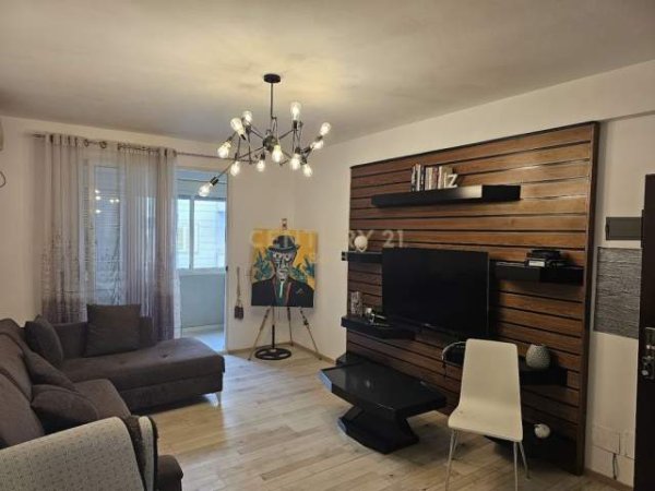 Tirane, shitet apartament 90 m² 88.000 Euro (fresku)