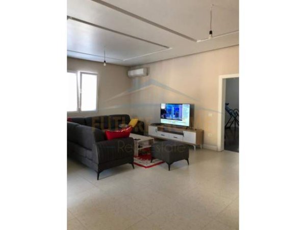 Tirane, jepet me qera apartament 2+1 Kati 2, 100 m² 600 Euro (Pjeter Budi)