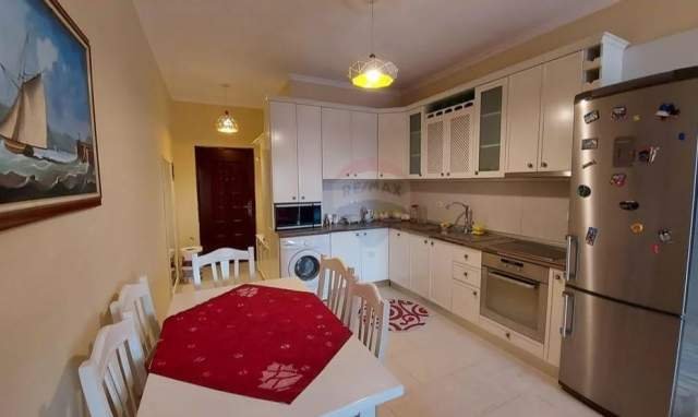 Tirane, jepet me qera apartament 2+1+BLK Kati 5, 90 m² 530 Euro (Jordan Misja)