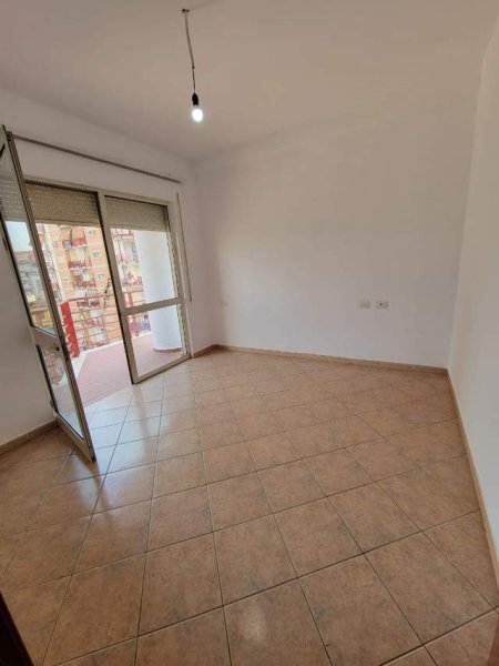 Tirane, jepet me qera apartament 1+1+BLK Kati 5, 75 m² 350 Euro (Don Bosko)
