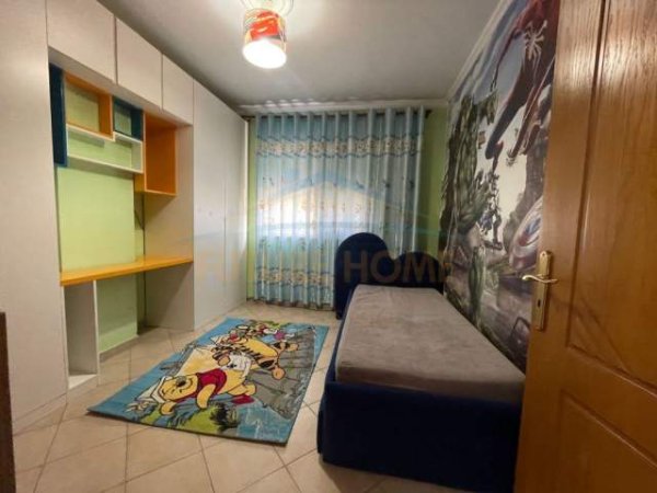 Tirane, jepet me qera apartament 2+1 Kati 5, 117 m² 600 Euro (rruga e durresit)