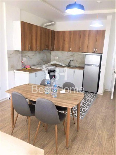 Tirane, jepet me qera apartament 1+1+BLK Kati 4, 70 m² 480 Euro (Kopshti Zoologjik, Kompleksi Mateo)