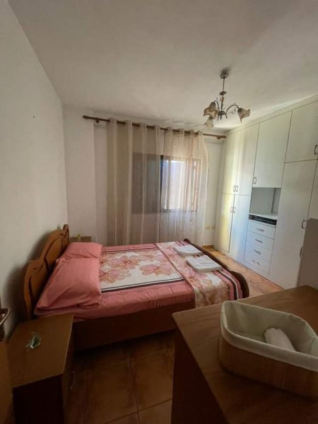 Durres, jepet me qera apartament 1+1 Kati 8, 60 m² 25.000 Leke (Rruga Pavaresia)