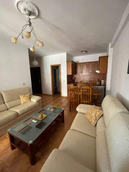 Durres, jepet me qera apartament 1+1 Kati 8, 60 m² 25.000 Leke (Rruga Pavaresia)