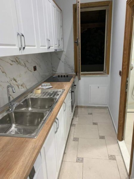Tirane, jepet me qera apartament 1+1+BLK Kati 2, 61 m² 40.000 Leke (Rruga Kristaq Capo)