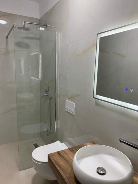 Tirane, jepet me qera apartament 1+1+A+BLK Kati 2, 76 m² 45.000 Leke (Rruga Kristaq Kapo)