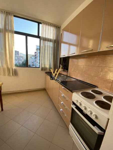Tirane, jepet me qera apartament 2+1 Kati 5, 100 m² 60.000 Leke (KOMUNA E PARISIT)