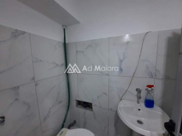 Durres, jepet me qera ambjent biznesi 63 m² 500 Euro (prane markates Durres)