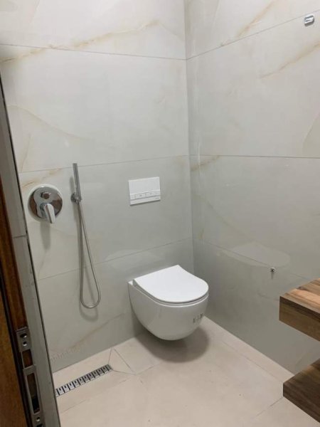 Tirane, jepet me qera apartament 1+1+BLK Kati 2, 61 m² 40.000 Leke (Rruga Kristaq Capo)