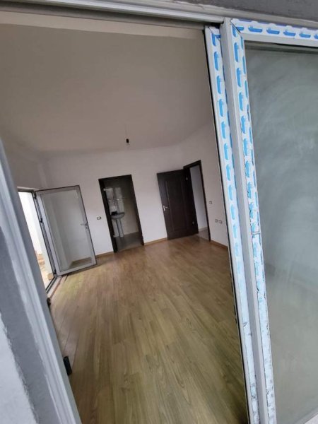 Tirane, shitet Penthouse 2+1+A Kati 6, 112 m² 150.000 Euro (rruga Aleksander Moisiu)