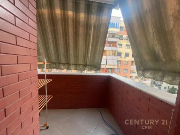 Tirane, jepet me qera apartament 2+1+BLK Kati 5, 120 m² 450 Euro (komuna parisit)