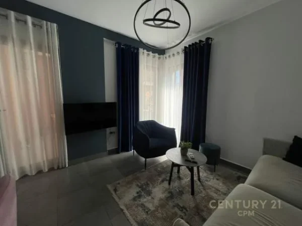 Tirane, jepet me qera apartament 65 m² 700 Euro (21 dhjetori)
