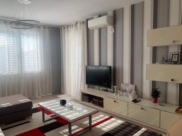 Tirane, shes apartament Kati 3, 95 m² 200.000 Euro (Liqeni i That)