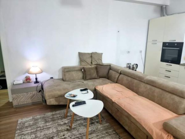 Tirane, jepet me qera apartament 2+1+BLK Kati 2, 91 m² 550 Euro (Rruga Hamdi SINA)