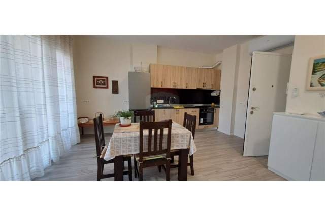 Tirane, jepet me qera apartament 2+1+BLK Kati 3, 115 m² 550 Euro (RRUGA DIBRES)