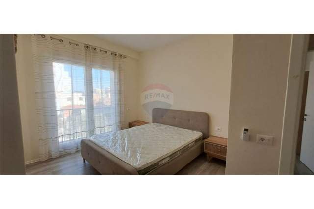 Tirane, jepet me qera apartament 2+1+BLK Kati 3, 115 m² 550 Euro (RRUGA DIBRES)