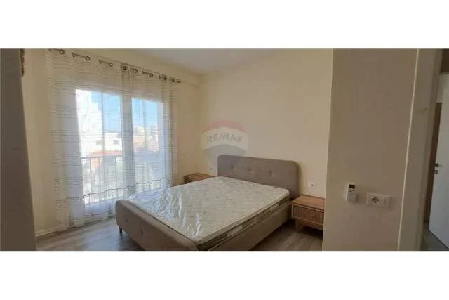 Tirane, jepet me qera apartament 2+1+BLK Kati 3, 115 m² 600 Euro (Rruga e Dibres)