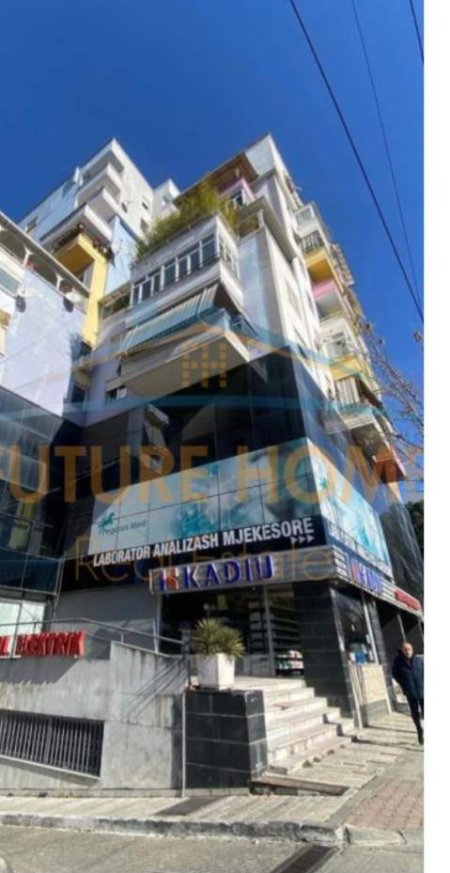Tirane, jepet me qera ambjent biznesi Kati 1, 103 m² 800 Euro (Bulevard. Pran Ministris se Jashtme)