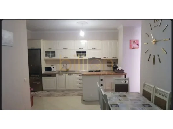 Tirane, jepet me qera,apartament 2+1 ,90m² (Yzberisht)