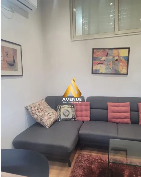 Tirane, jepet me qera apartament 1+1 Kati 1, 62 m² 600 € (Sheshi skenderbe)