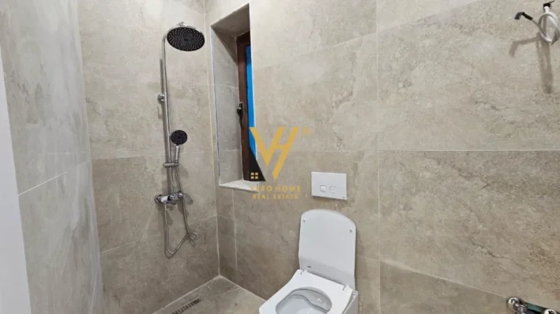 Tirane, jepet me qera zyre Kati 1, 80 m² 620 € (ASTIR)