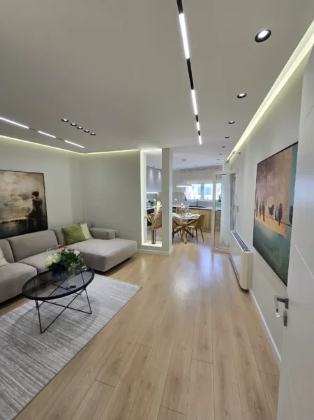 Tirane, shitet apartament 2+1+Ballkon Kati 8, 116 m² (Zogu i Zi)