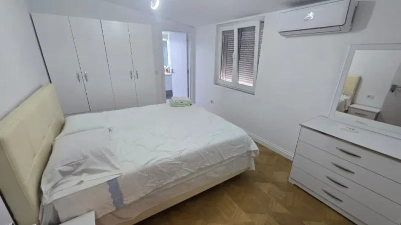 Tirane, jepet me qera apartament 2+1 Kati 6, 70 m² 700 € Selite
