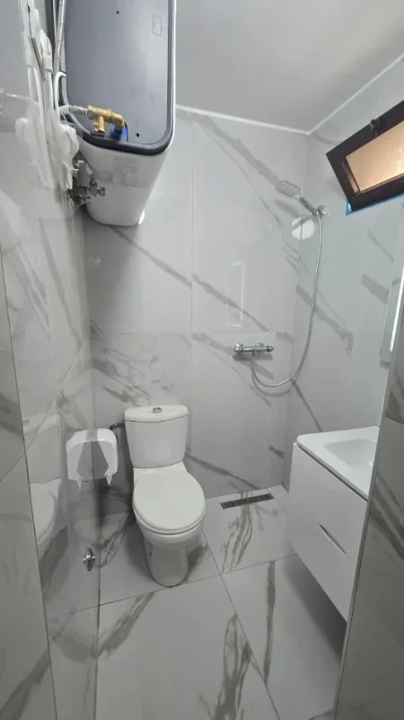 Tirane, jepet me qera apartament 2+1 Kati 6, 70 m² 700 € Selite