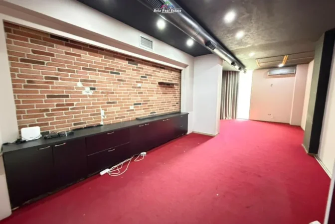 Tirane, jepet me qera lokal Kati 0, 150 m² 1.370 € (Rrruga Muhamet Deliu)