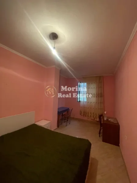 Tirane, jepet me qera apartament 1+1 Kati 1, 75 m² 300 € (Maji)