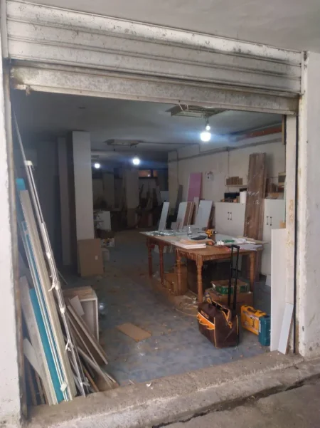 Tirane, jepet me qera magazine Kati -1, 127 m² 1.000 € (ASIM VOKSHI)