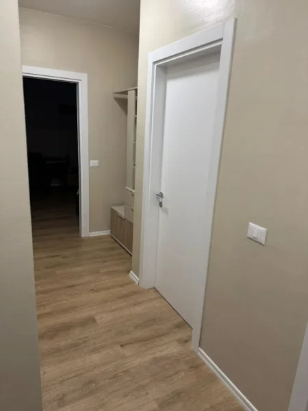 Tirane, jepet me qera apartament 2+1 Kati 5, 82 m² 600 € (Univers City)