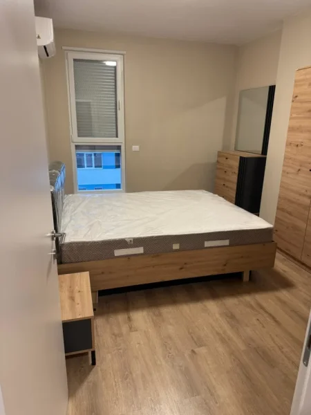 Tirane, jepet me qera apartament 2+1 Kati 5, 82 m² 600 € (Univers City)