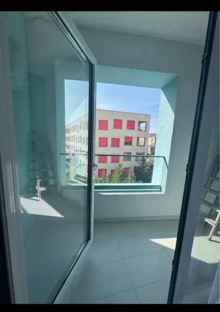 Tirane, jepet me qera apartament 1+1 Kati 3, 70 m² 500 € (Ali Dem)