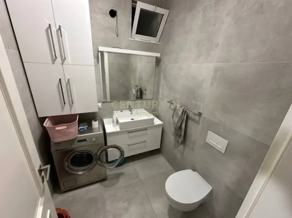 Tirane, shitet apartament 2+1 Kati 3, 151 m² 225.000 € (kinostudio)