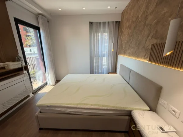 Tirane, jepet me qera apartament 1+1+Ballkon Kati 3, 74 m² 1.000 € (rruga e kavajes)