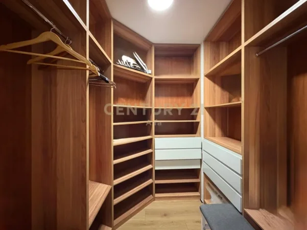 Tirane, jepet me qera apartament 1+1 Kati 4, 110 m² 1.200 € (shallvaret)