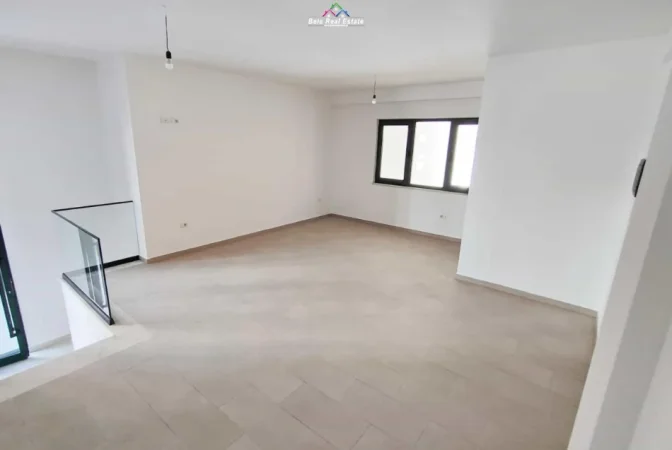 Tirane, jepet me qera dyqan Kati 0, 43 m² 150.000 € (Rruga Leonard Froku)