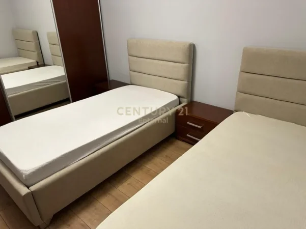 Tirane, jepet me qera apartament 1+1 Kati 2, 70 m² 650 € (myslym shyri)
