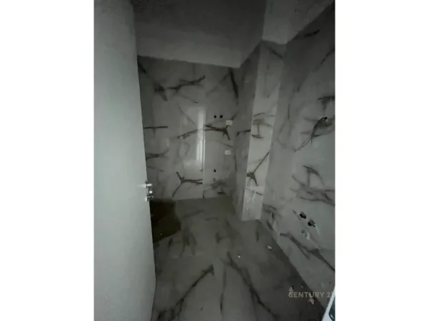 Tirane, shitet apartament 2+1 Kati 4, 105 m² 240.000 € (ish stacioini i fundit i tiranes se re, rezidenca corner)