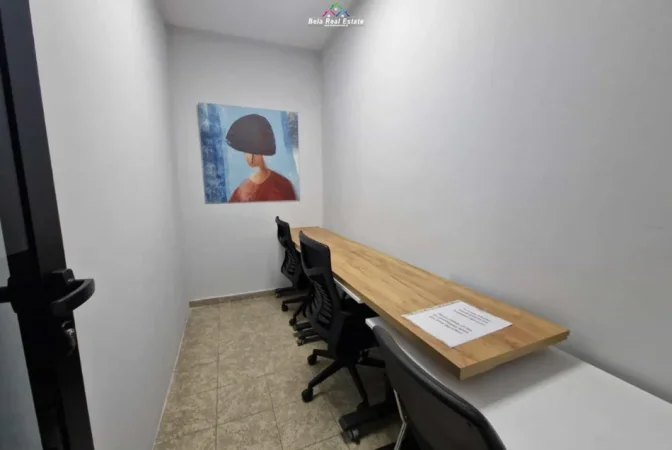 Tirane, jap me qera zyre Kati 5, 140 m² 3800 € (Rruga Brigada VIII)