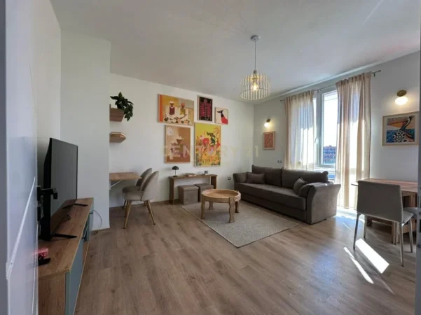 Tirane, jepet me qera apartament 1+1 Kati 2, 55 m² 600 € (farmacia 10)